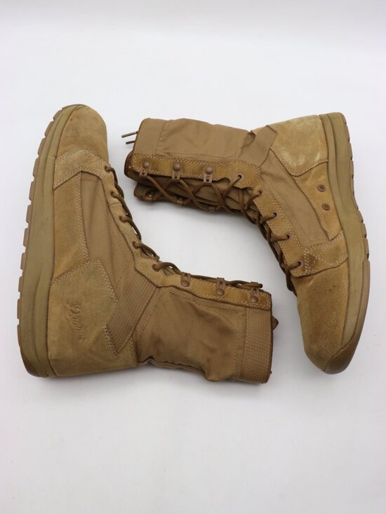 Danner Tanicus 8\